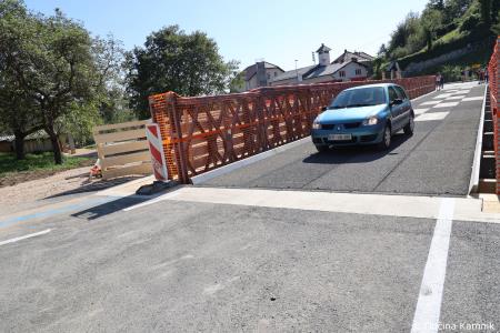 Začasni most v Stranjah povezal levi in desni breg Kamniške Bistrice (35)